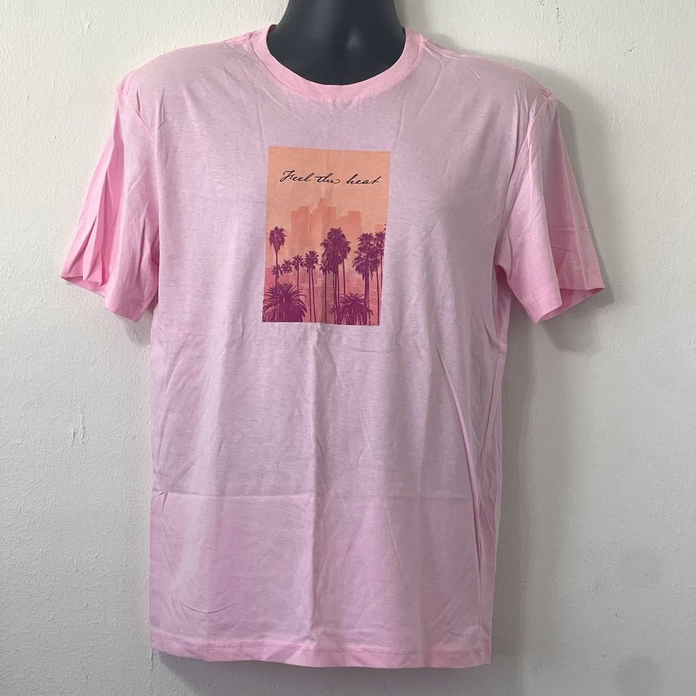 'Feel The Heat' Regular Fit Tee Shirt In Pink